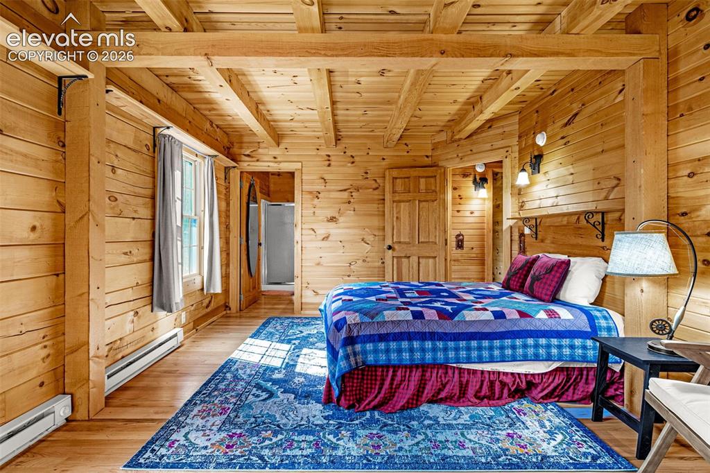 Image 16 of 40: Bedroom