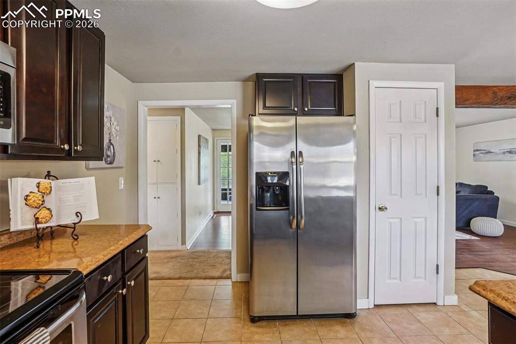 Image 16 of 38: Kitchen