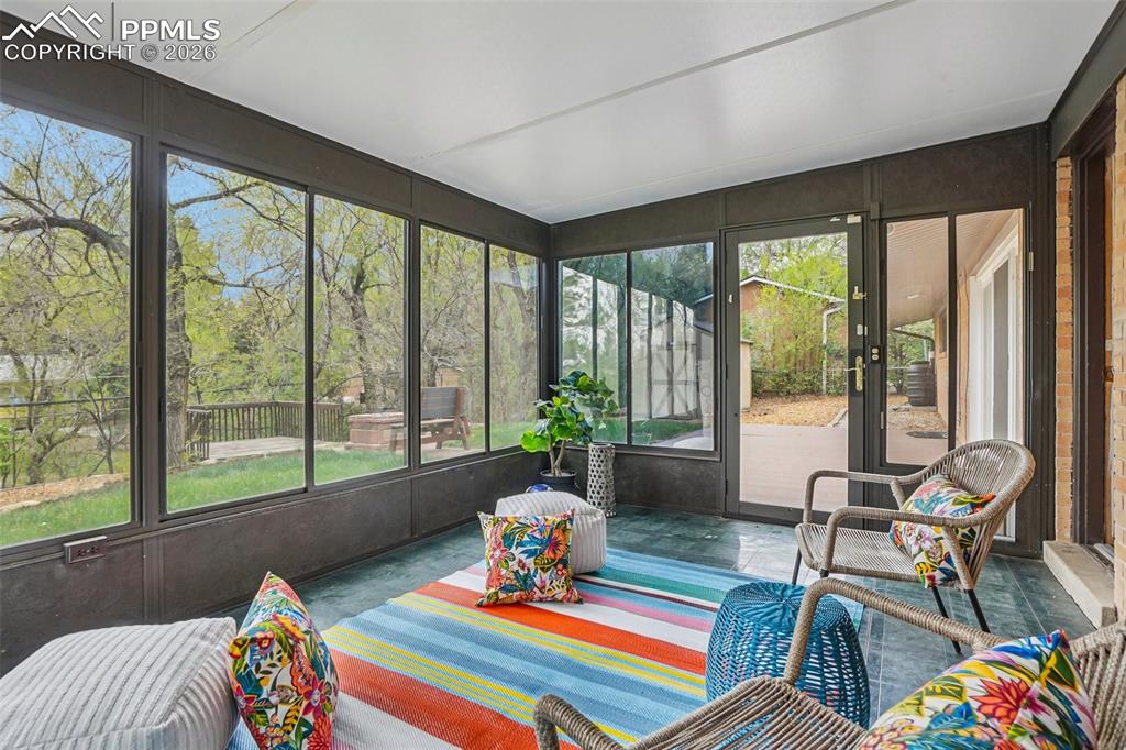 Image 19 of 38: Sun Room