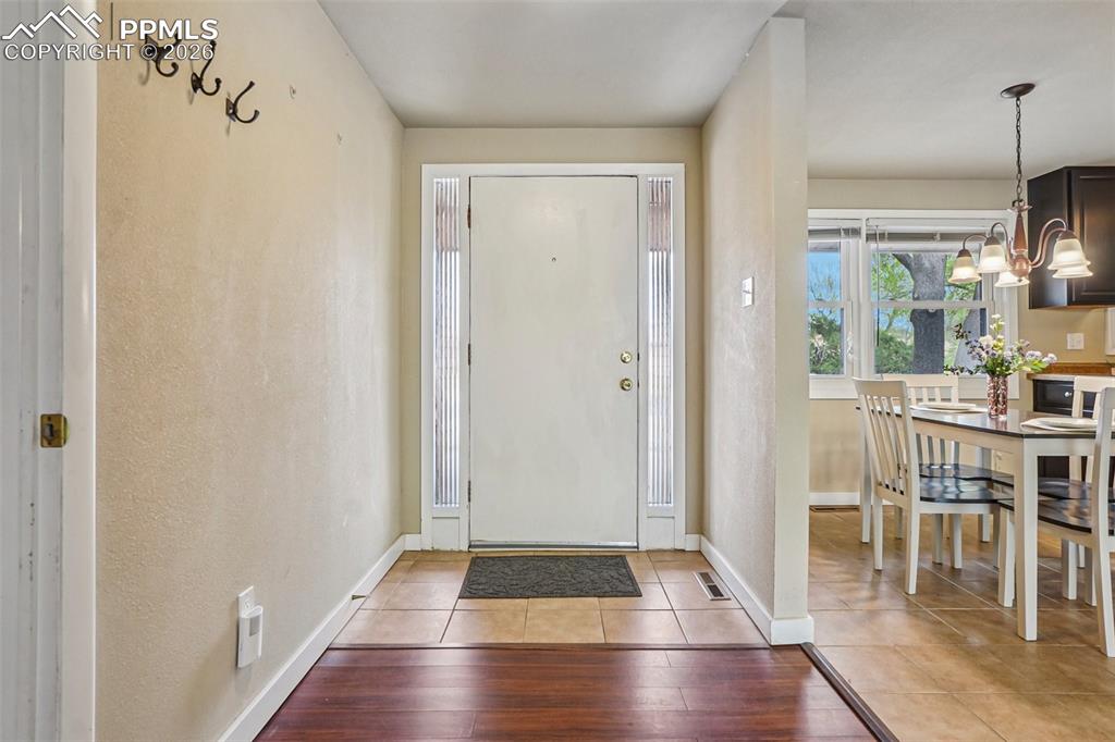 Image 5 of 38: Entry