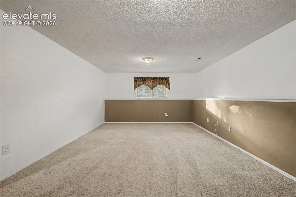 Image 20 of 40: Family Room