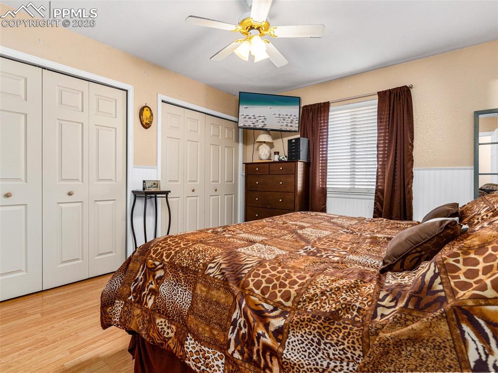 Image 12 of 30: Bedroom