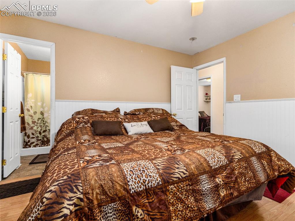 Image 13 of 30: Bedroom