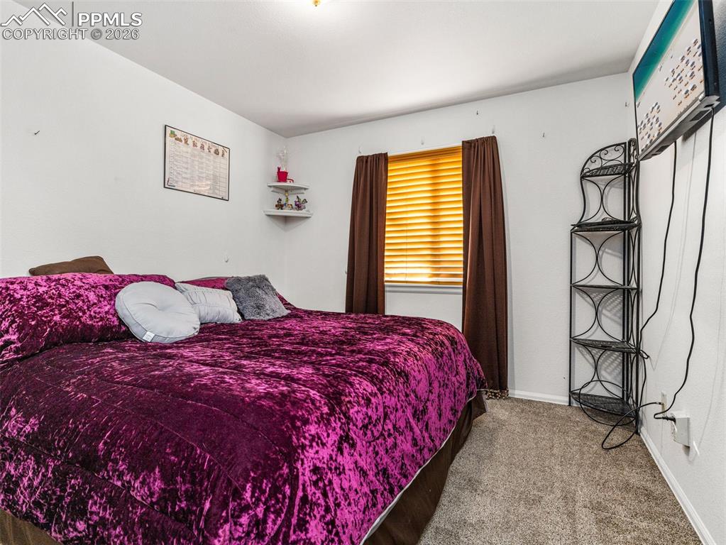 Image 17 of 30: Bedroom