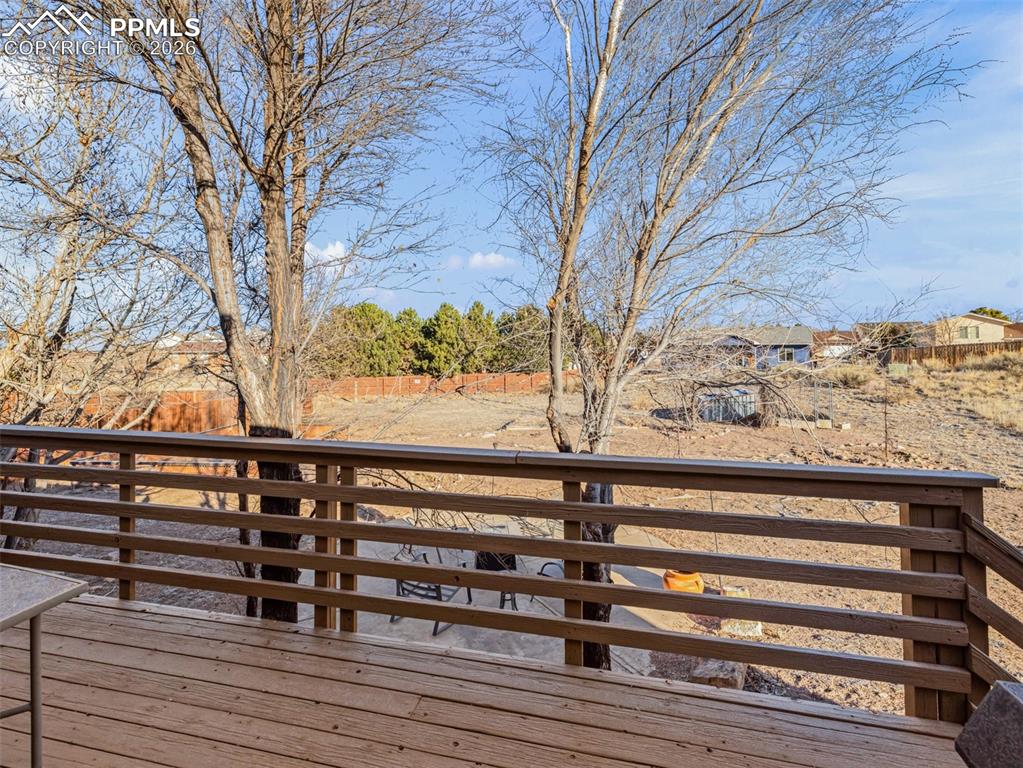 Image 23 of 30: Deck