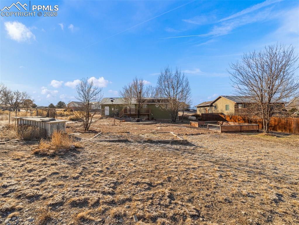 Image 26 of 30: Yard