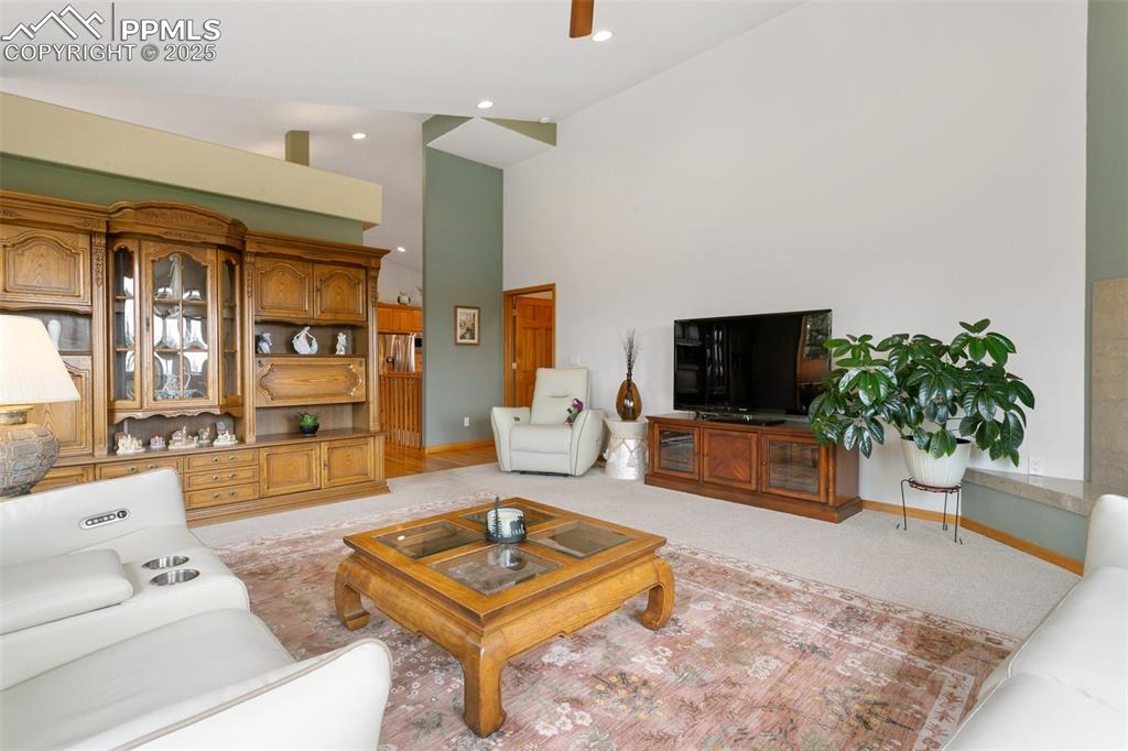 Image 13 of 50: Living Room