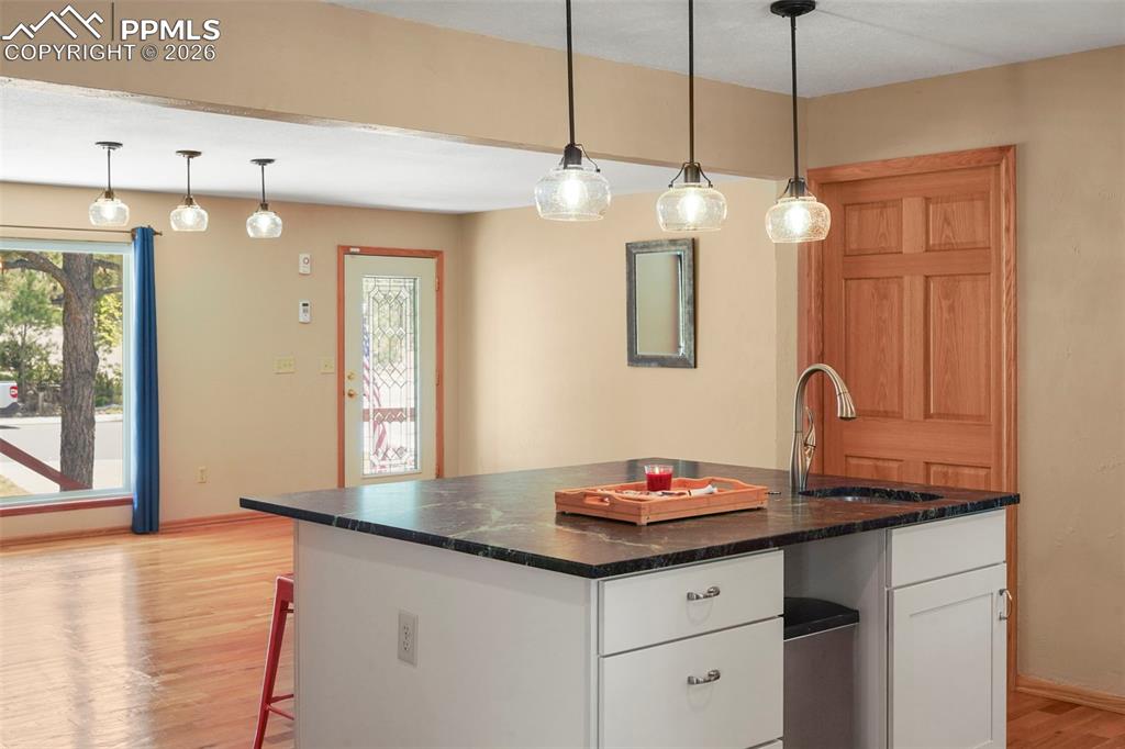 Image 13 of 42: Kitchen