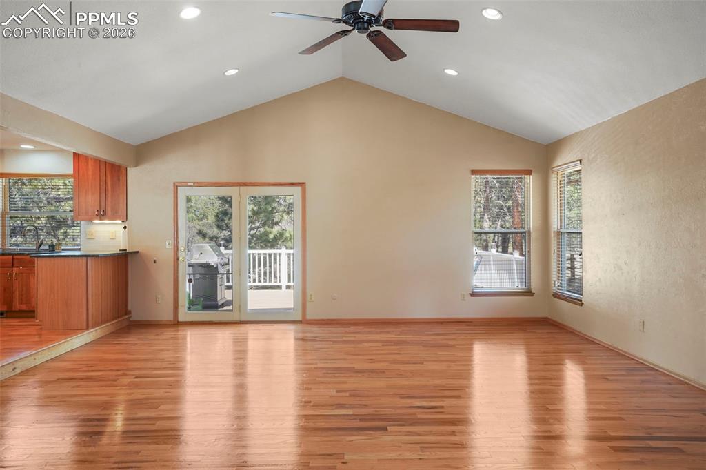 Image 15 of 42: Living Room