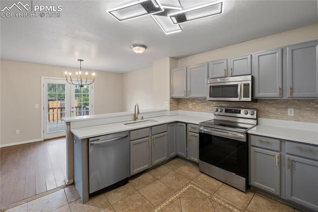 Image 12 of 34: Kitchen