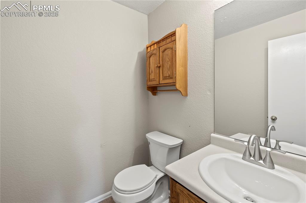 Image 14 of 34: 1/2 Bath on Main Level