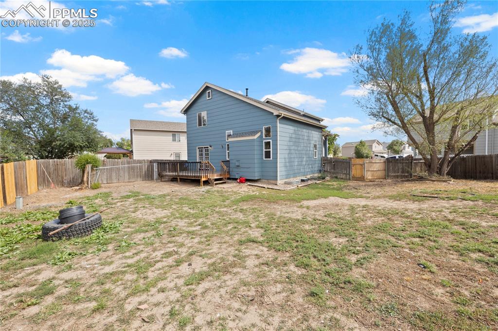 Image 34 of 34: Back of Structure