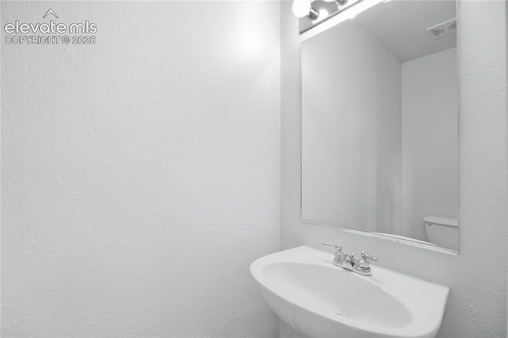 Image 12 of 24: Bathroom