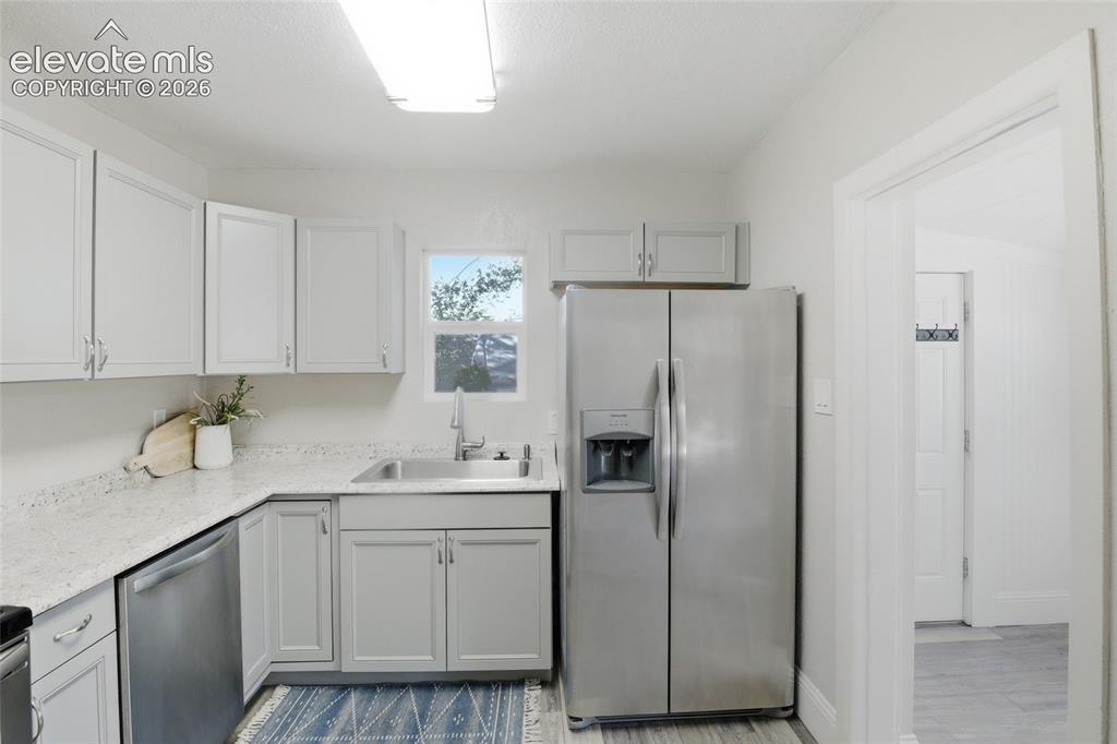 Image 11 of 29: Kitchen