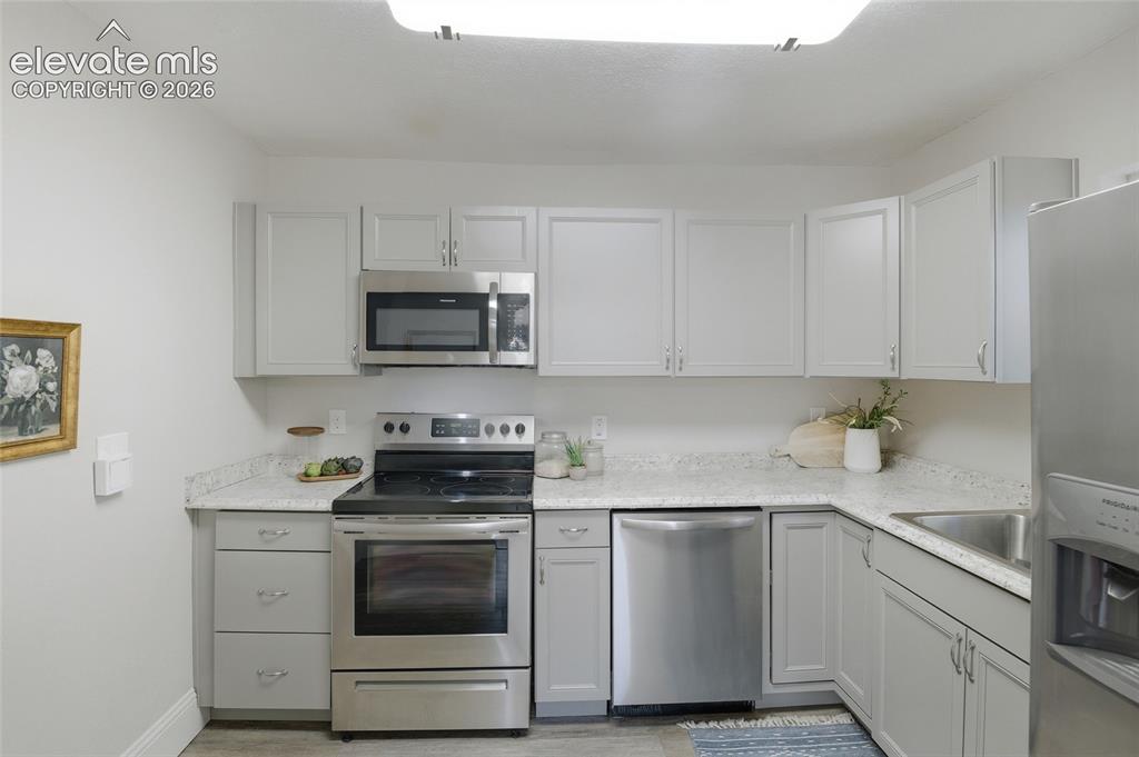 Image 12 of 29: Kitchen