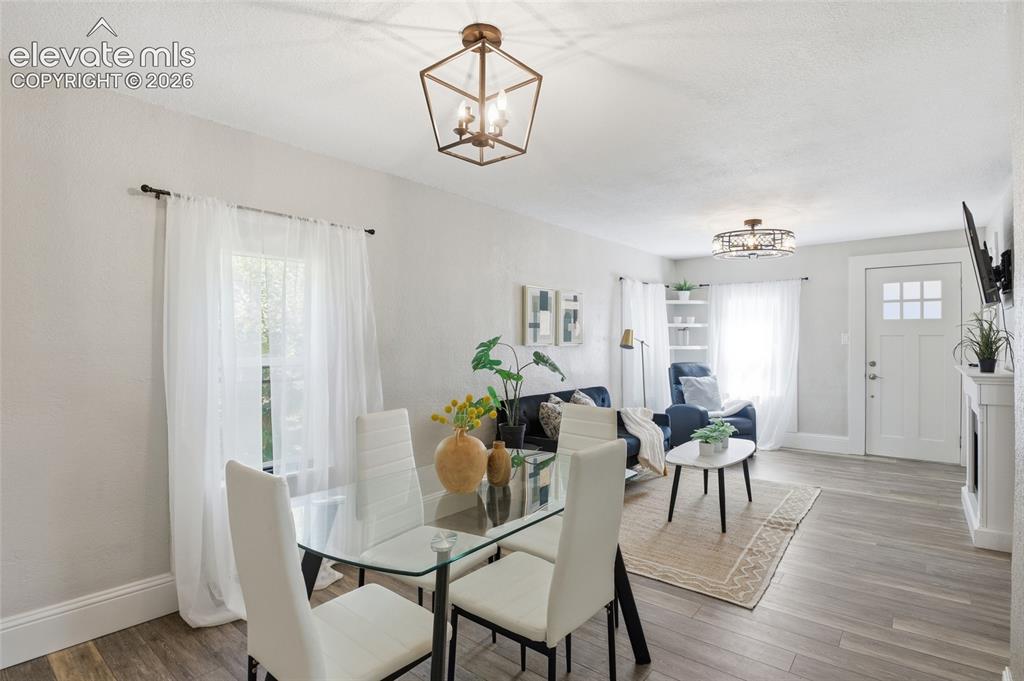 Image 6 of 29: Dining Area