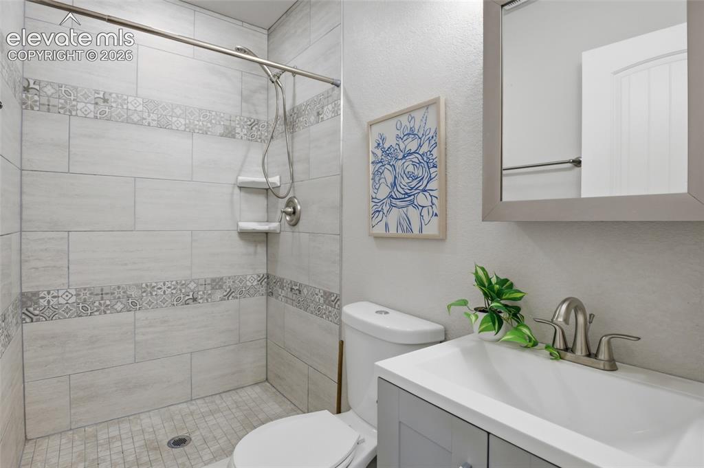 Image 8 of 29: Bathroom