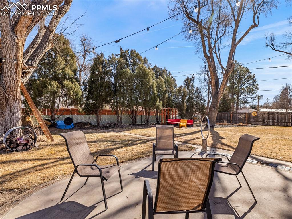 Image 46 of 50: Patio