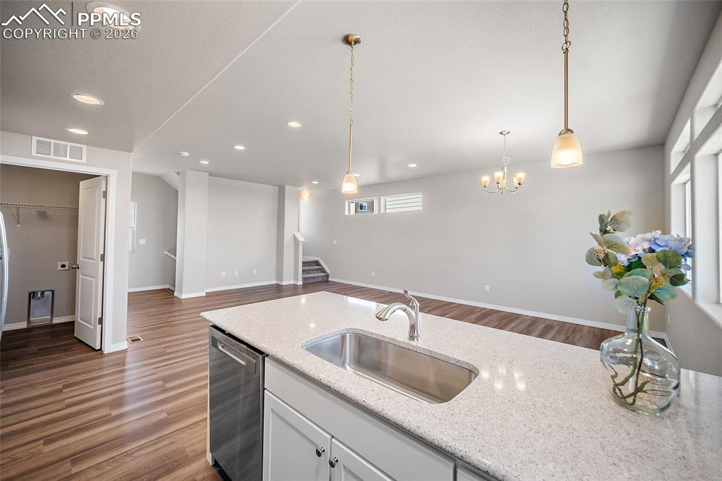 Image 17 of 35: Kitchen