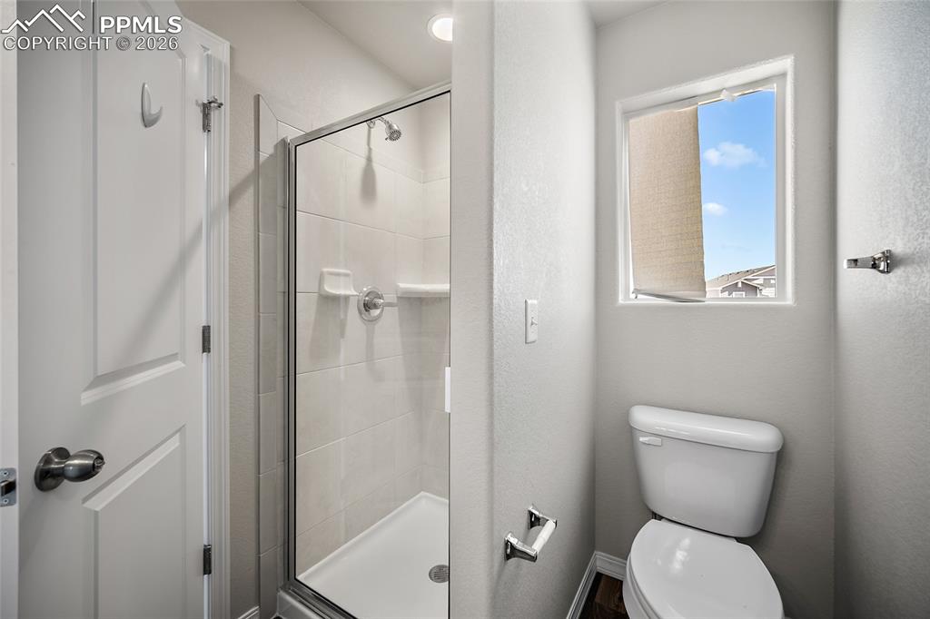 Image 30 of 35: Bathroom