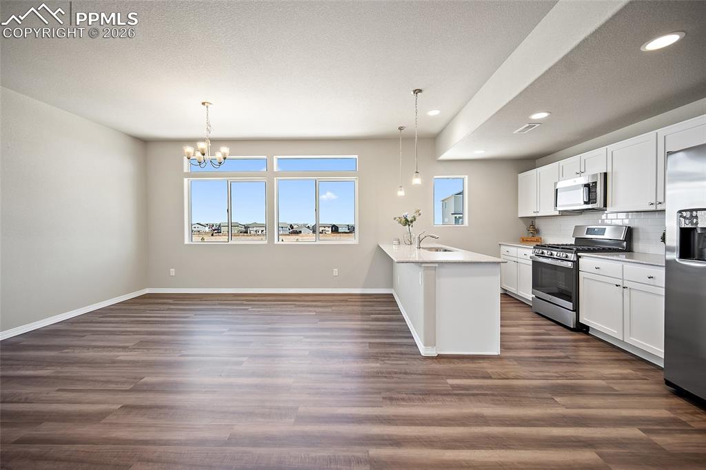 Image 8 of 35: Kitchen