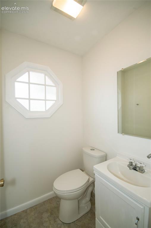 Image 5 of 50: Bathroom