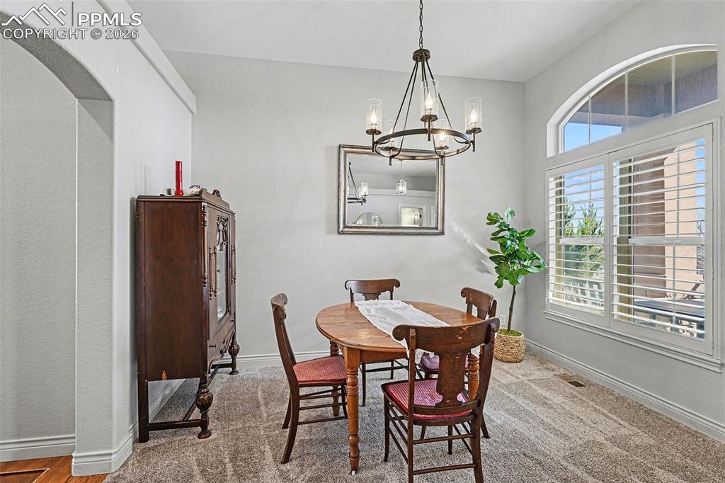 Image 7 of 32: Dining Area