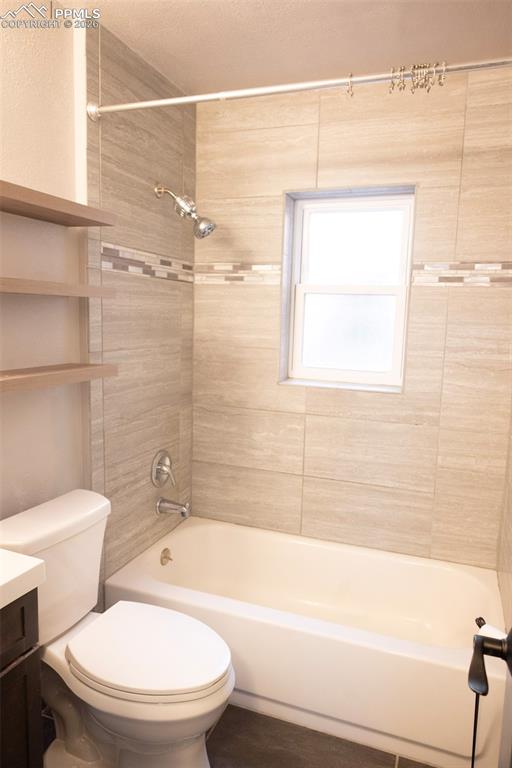 Image 13 of 19: Bathroom