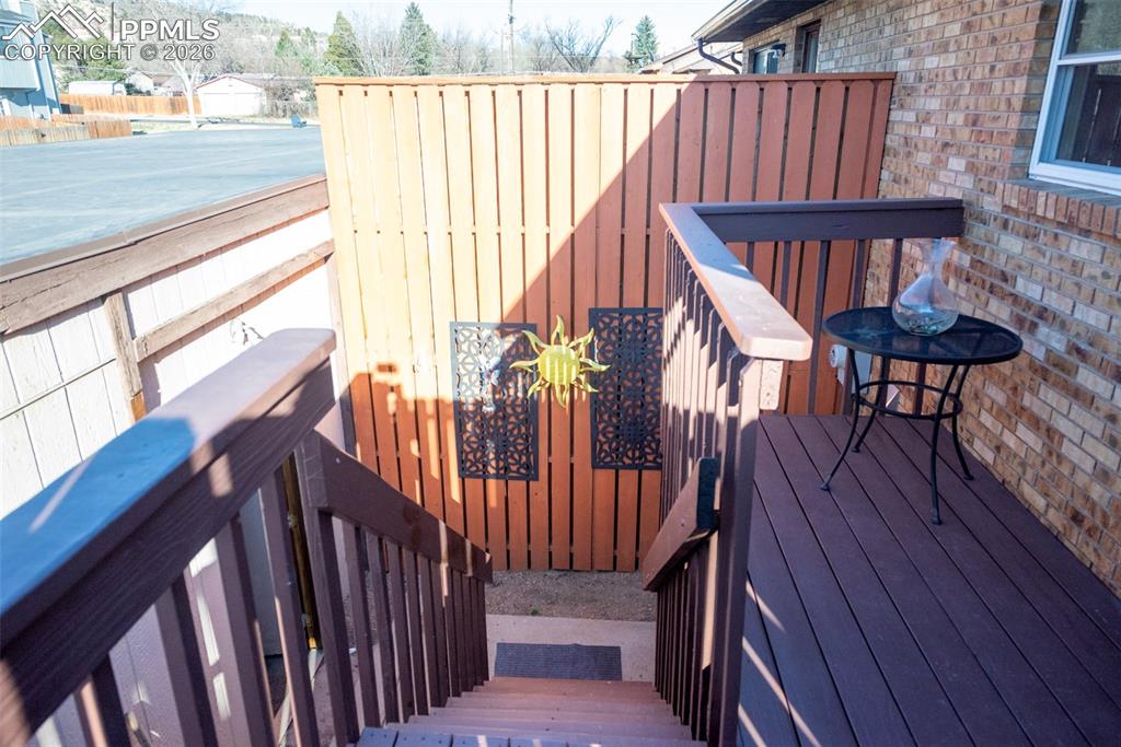 Image 19 of 19: Deck