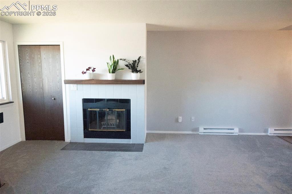 Image 4 of 19: Living Room