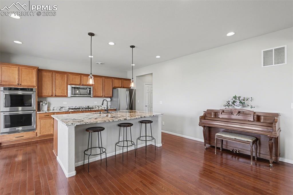 Image 12 of 50: Kitchen