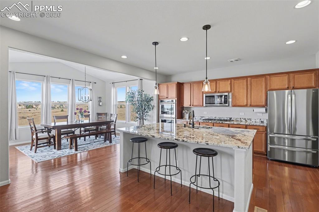 Image 13 of 50: Kitchen