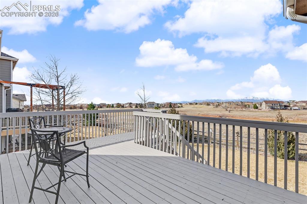 Image 17 of 50: Deck