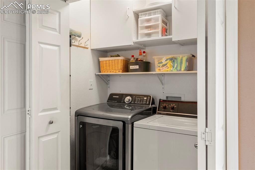 Image 15 of 40: Laundry