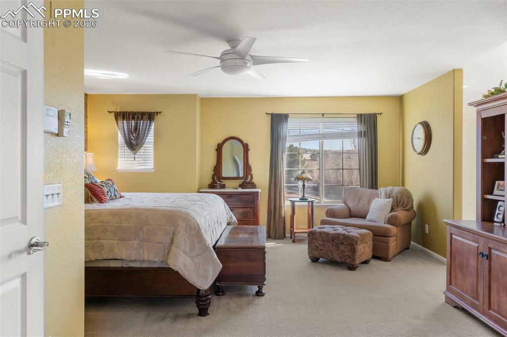 Image 21 of 40: Bedroom