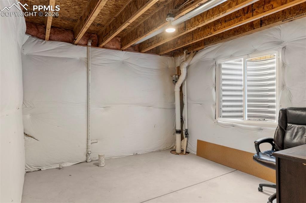 Image 28 of 40: Basement