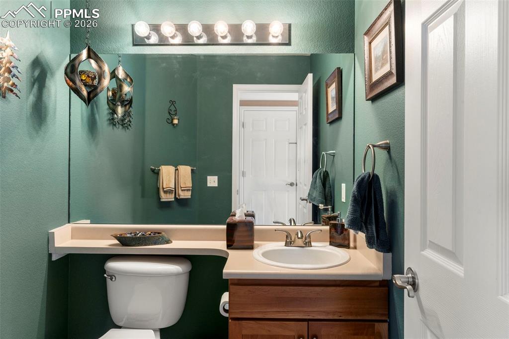 Image 6 of 40: Bathroom