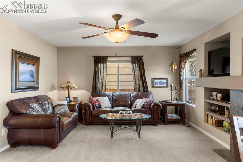 Image 7 of 40: Living Room