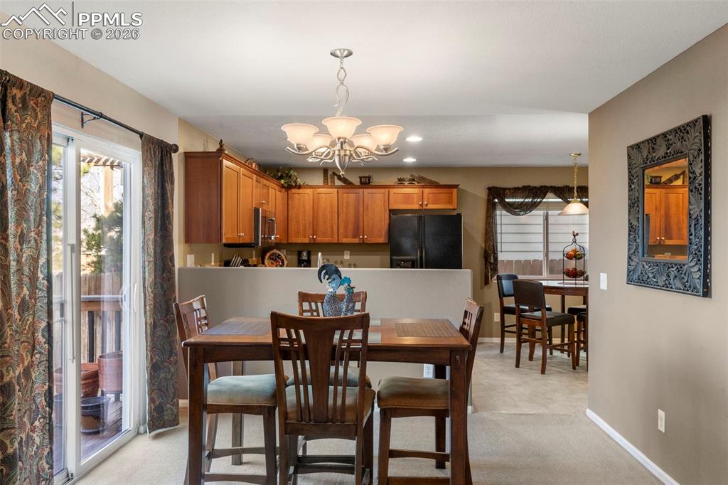 Image 9 of 40: Dining Area