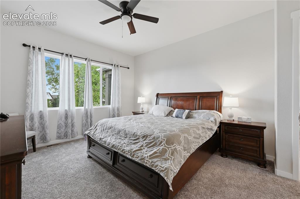 Image 19 of 35: Bedroom