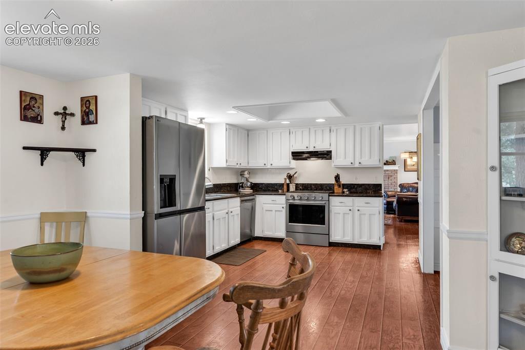 Image 8 of 37: Kitchen