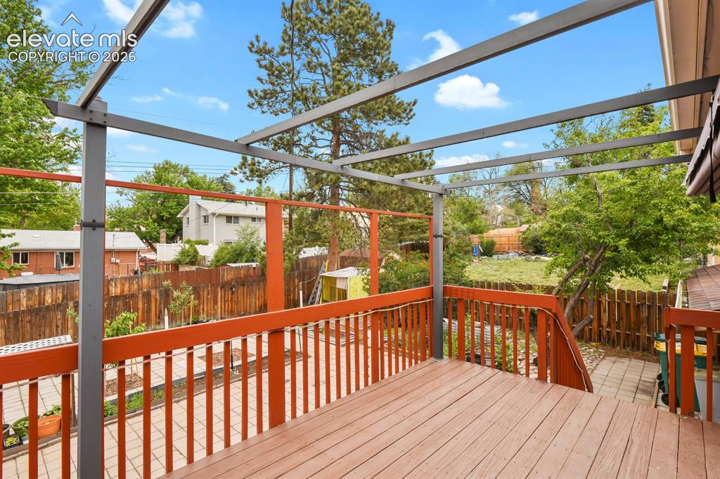 Image 10 of 39: Deck