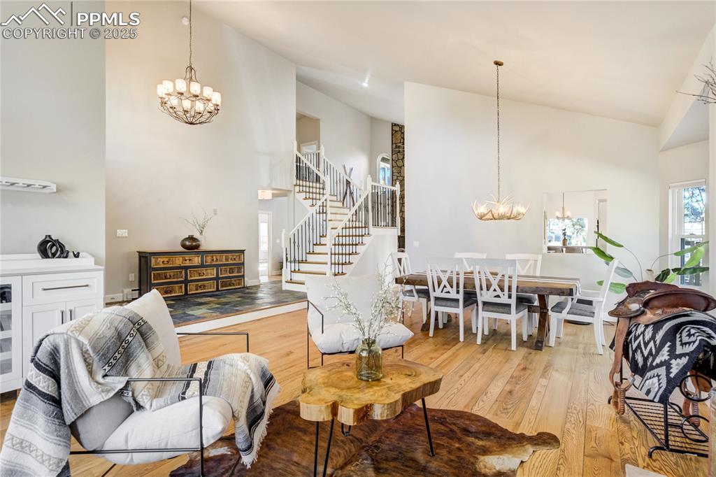 Image 13 of 50: Living Room