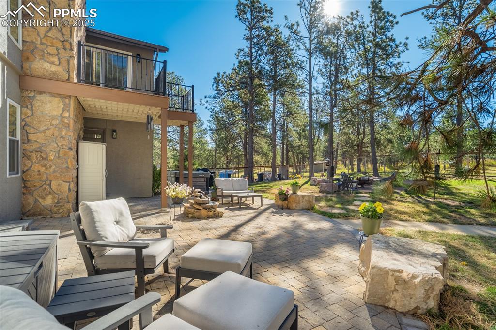 Image 41 of 50: Patio