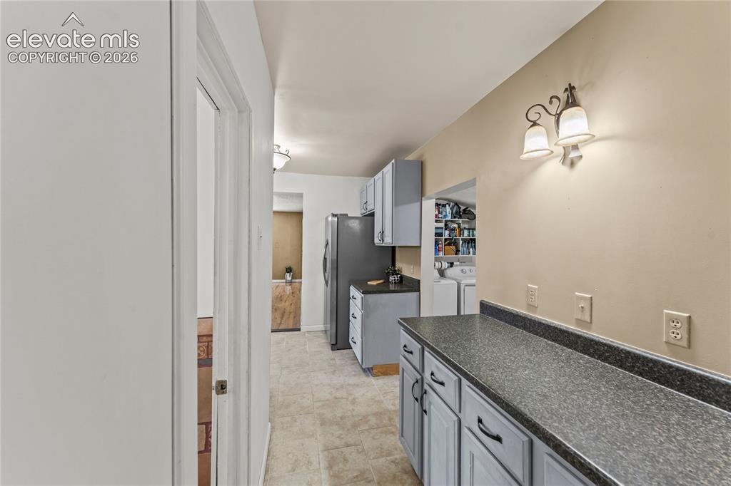 Image 10 of 34: Kitchen