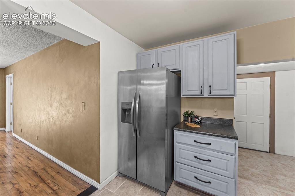 Image 11 of 34: Kitchen