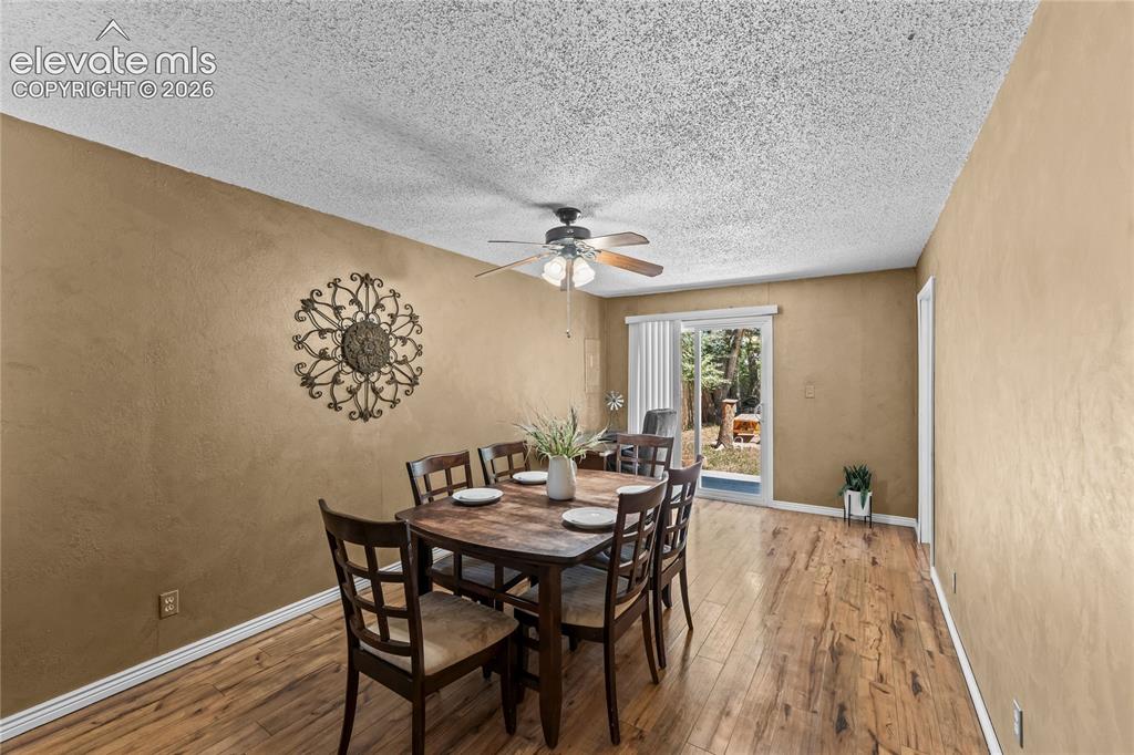 Image 12 of 34: Dining Area