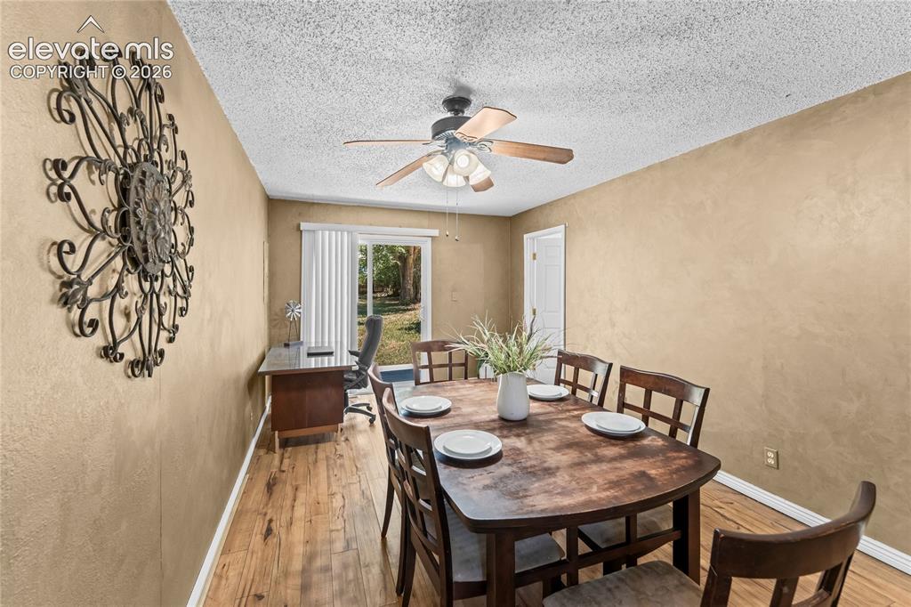 Image 20 of 34: Dining Area