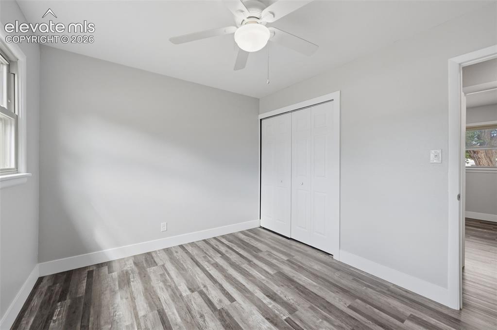 Image 15 of 32: Bedroom