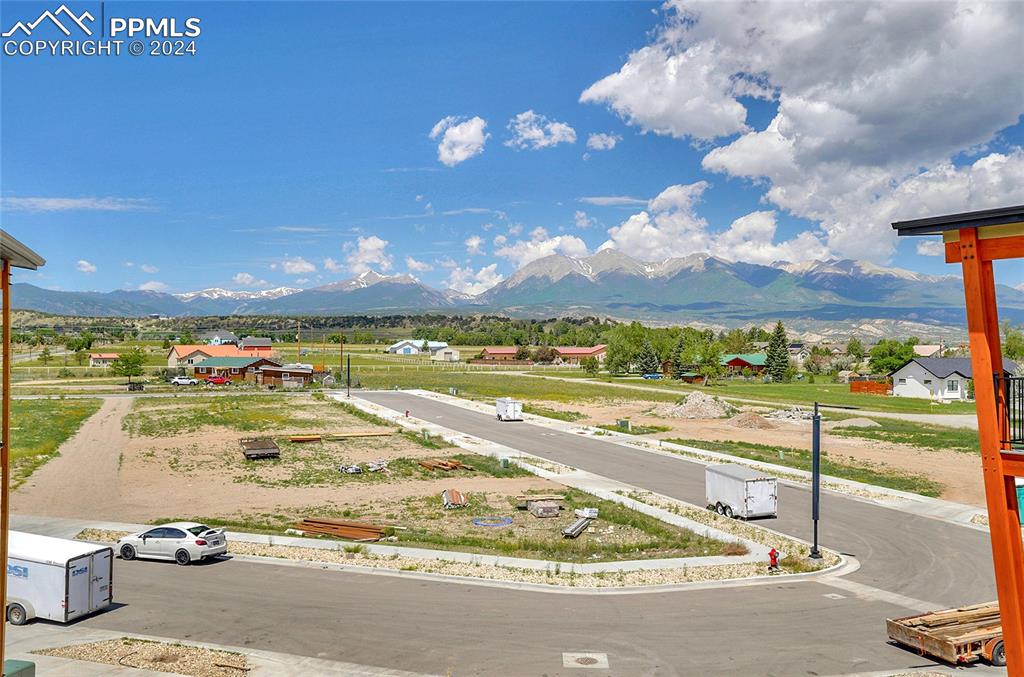 Image 12 of 24: Property view of mountains